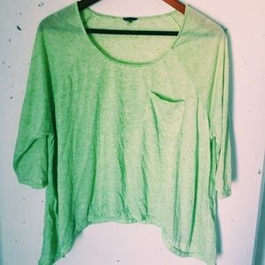 green 3/4 sleeve flowy shirt with front pocket